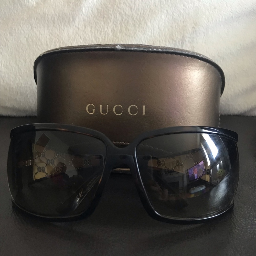 Authentic GUCCI sunglasses!!